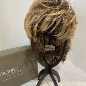 Raquel Welch Voltage wig size Large